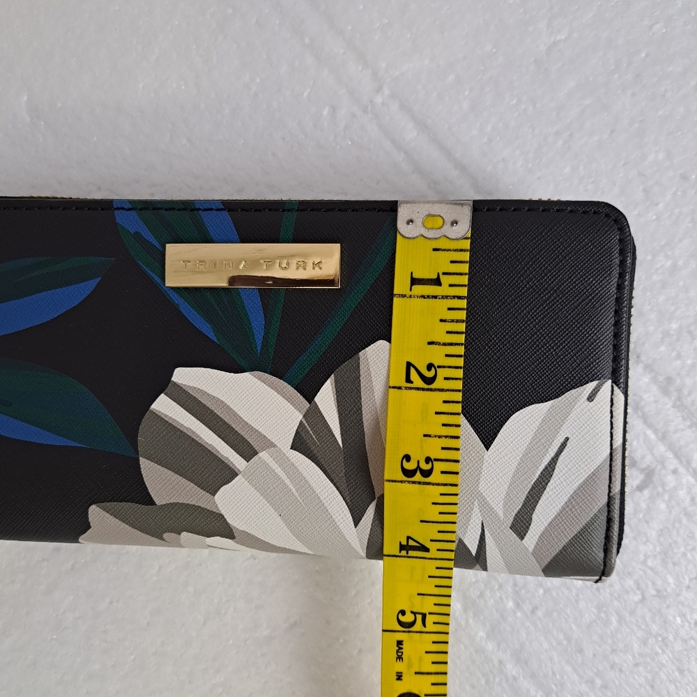 Trina Turk Floral‎ Wristlet Wallet, Zip-Around Continental Wallet - Picture 9 of 9